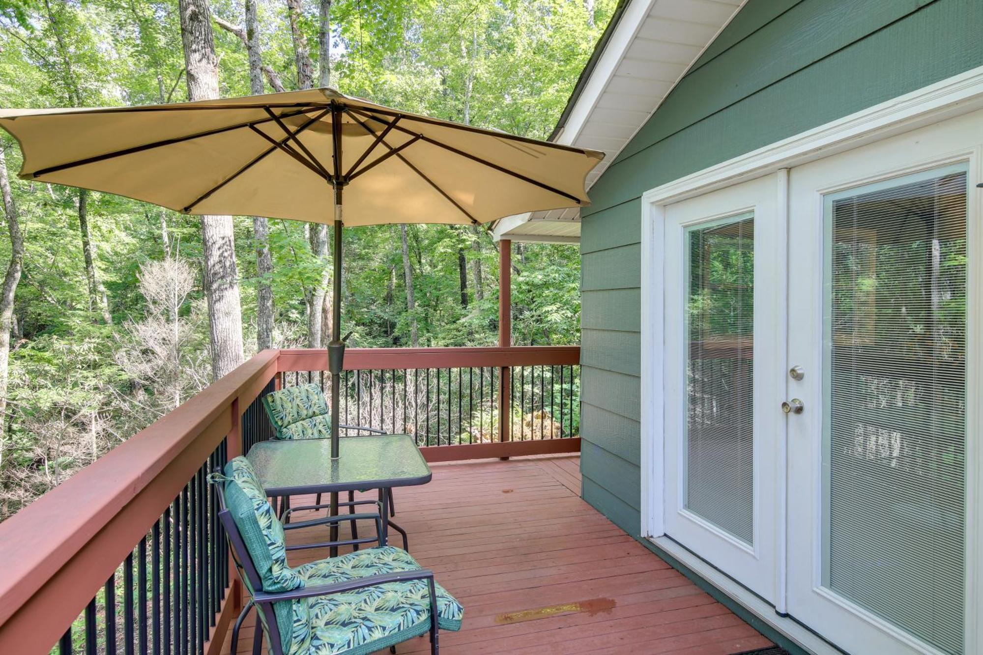 Quaint Smoky Mountain Cabin - 4 Mi To Gatlinburg! Exterior photo
